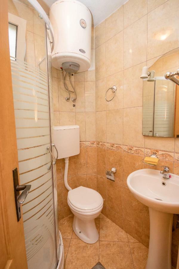 Apartments Duskic Утьеха Экстерьер фото